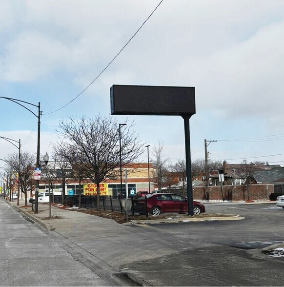 More Photos Of 2223 N Cicero Ave, Chicago Freestanding For Lease