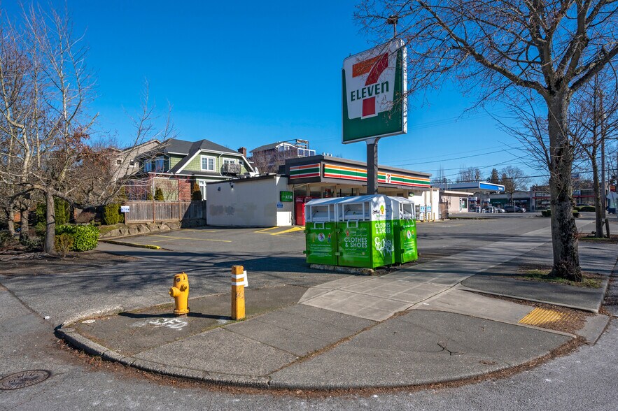 More Photos Of 4312 SW Admiral Way, Seattle Convenience Store For Sale