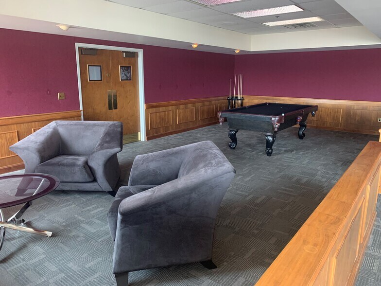 More Photos Of 425 2nd St SE, Cedar Rapids Office For Sale