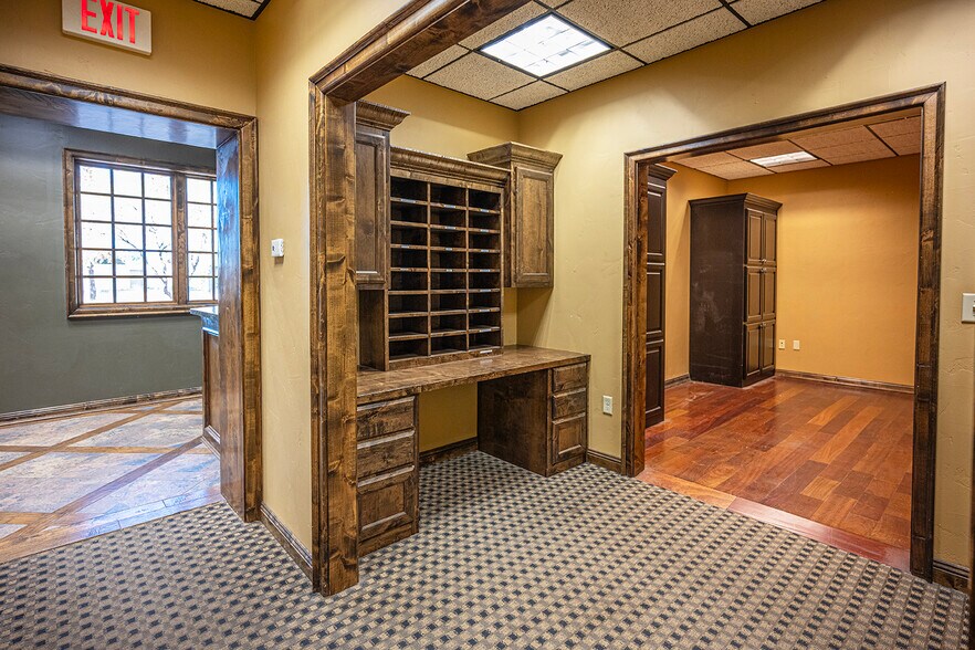 More Photos Of 5845 49th St, Lubbock Warehouse For Lease