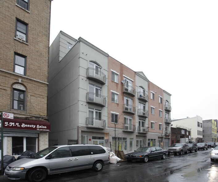 More Photos Of 11 Meserole St, Brooklyn Apartments For Lease