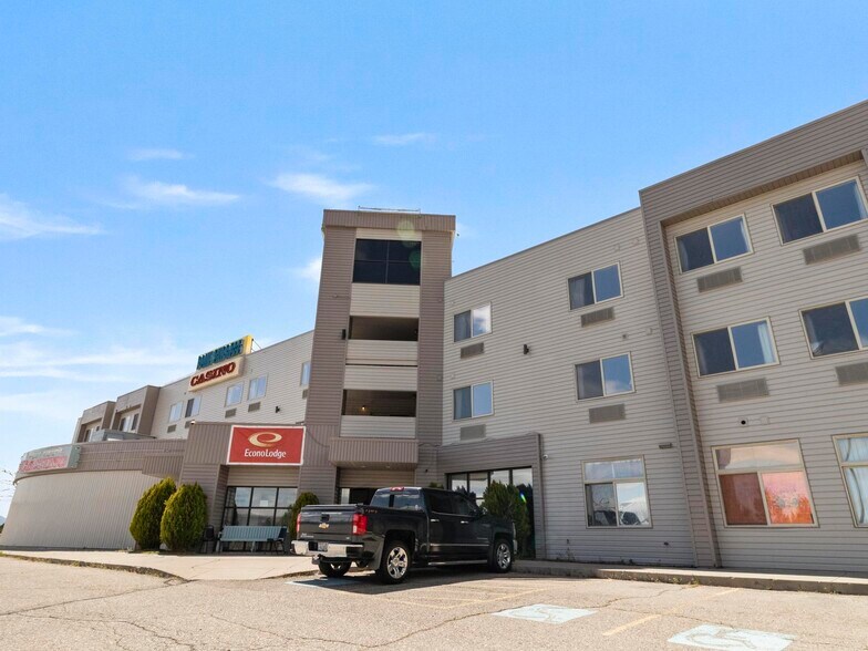 More Photos Of 1800 Poker St, Jackpot Hotel For Sale