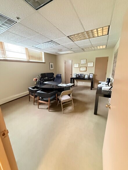 More Photos Of 66 S Tyson Ave, Floral Park Flex For Sale