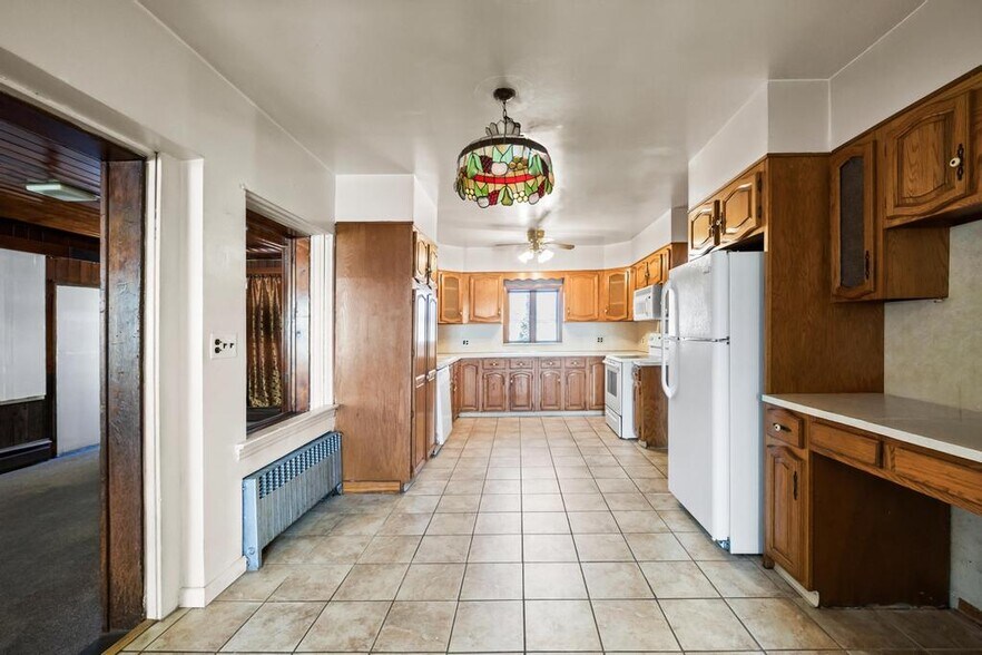 More Photos Of 308 Larkfield Rd, East Northport General Retail For Sale