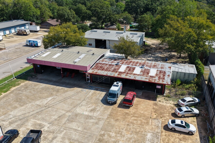 More Photos Of 2214 N Frazier St, Conroe Auto Repair For Sale