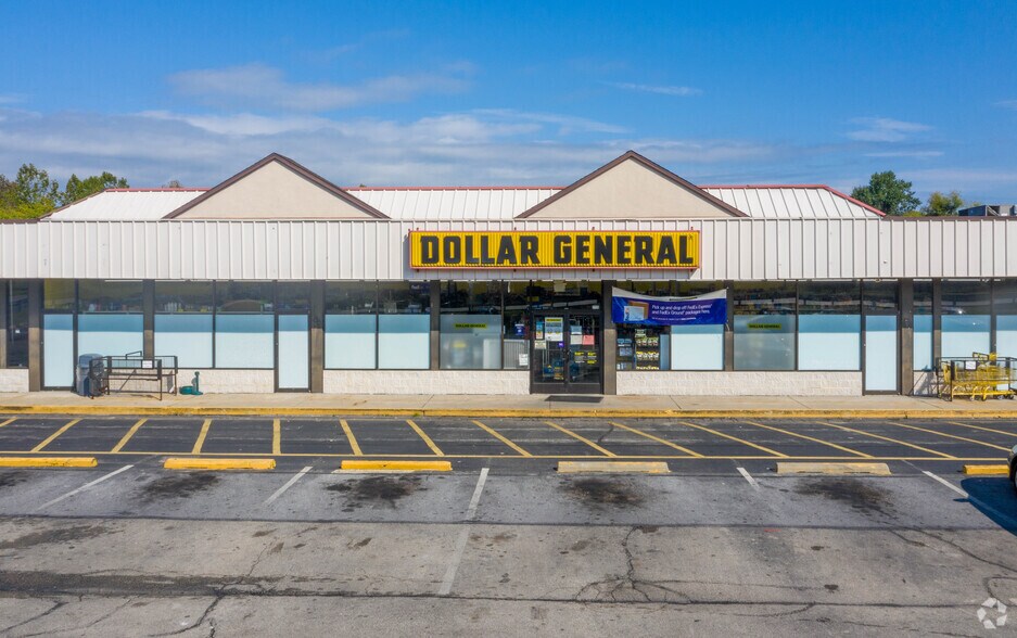 More Photos Of 2701-2731 E Lincoln Hwy, Thorndale Storefront For Lease