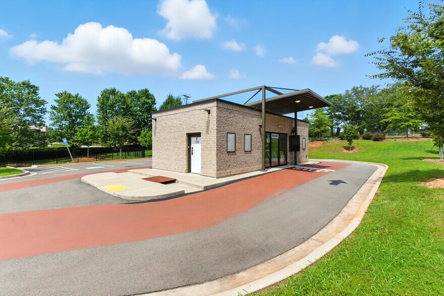 More Photos Of 4240 Hickory Flat Hwy, Canton Storefront For Sale