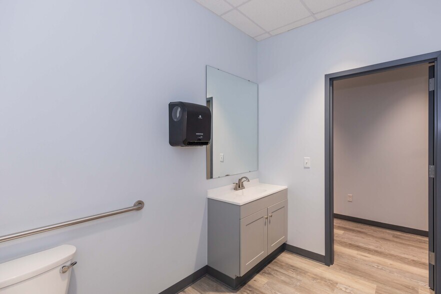 More Photos Of 7629 Hillside Rd, Amarillo Medical For Lease