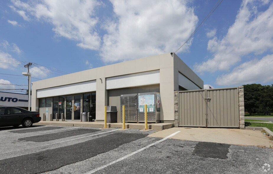 More Photos Of 1 N White Horse Pike, Stratford Service Station For Sale