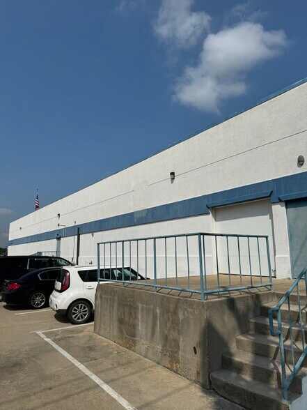 More Photos Of 2223 Colorado Blvd, Denton Storefront For Lease