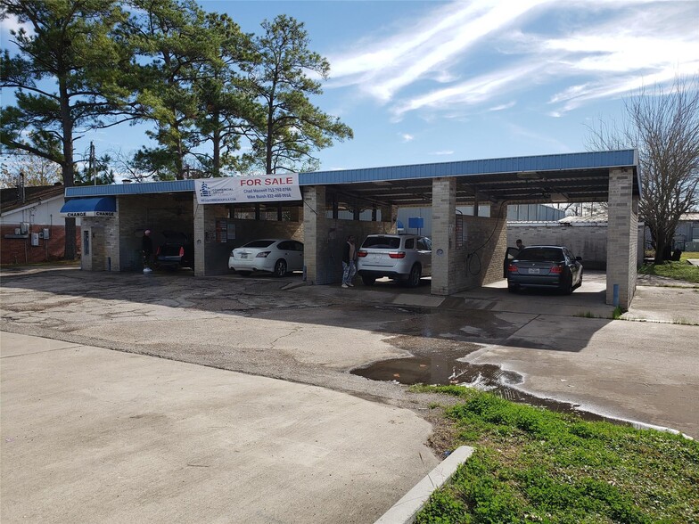 More Photos Of 1006 1st St E, Humble Carwash For Sale