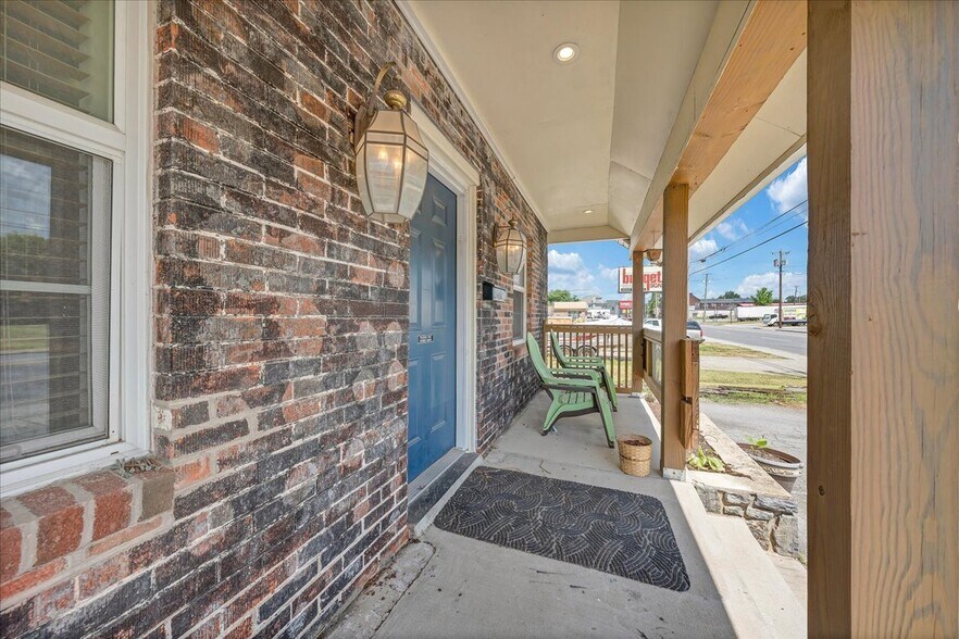 More Photos Of 3118 Williamson Rd NW, Roanoke Freestanding For Sale