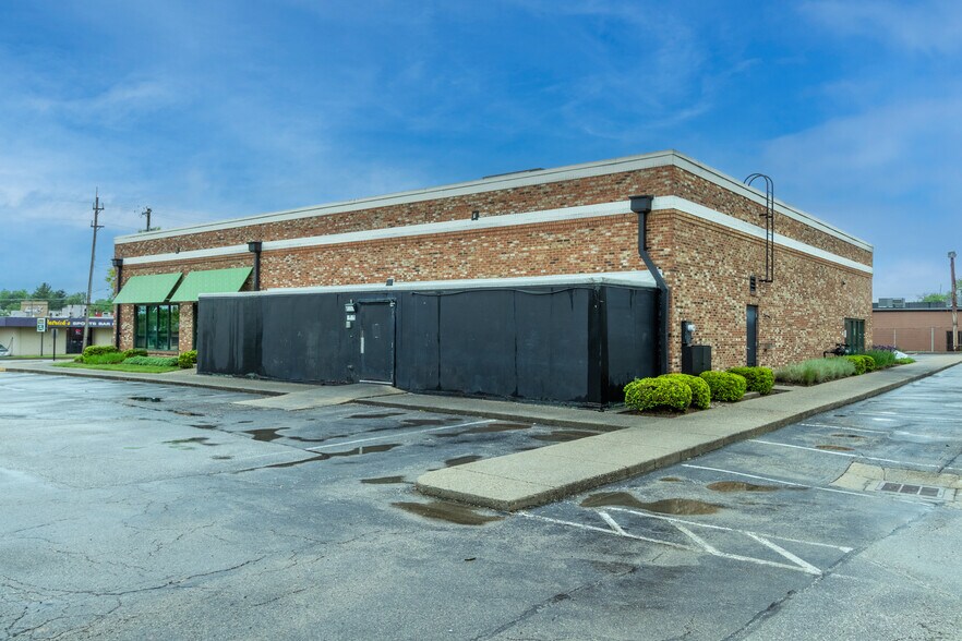 More Photos Of 5075 Crookshank Rd, Cincinnati Restaurant For Sale