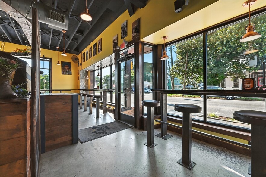 More Photos Of 801 W Washington St, Petersburg Storefront Retail Residential For Sale