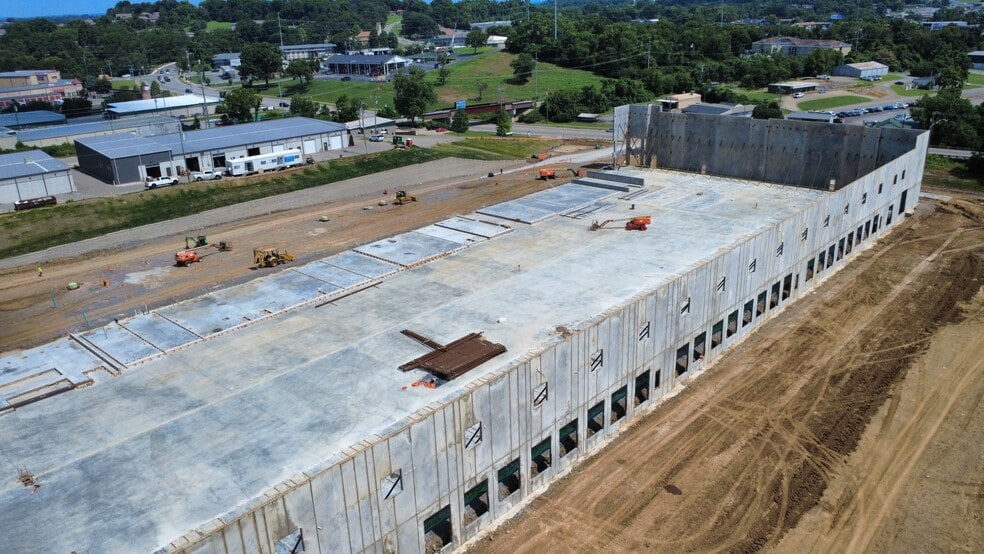 More Photos Of 3600 Central Pike, Hermitage Warehouse For Lease