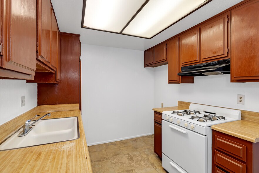 More Photos Of 1629 W Ball Rd, Anaheim Apartments For Sale