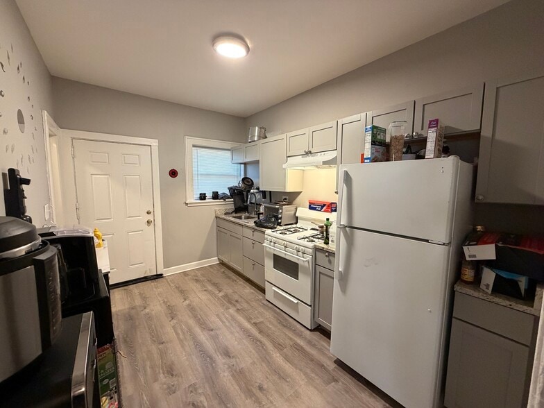 More Photos Of 37 W 14th Pl, Chicago Heights Apartments For Sale