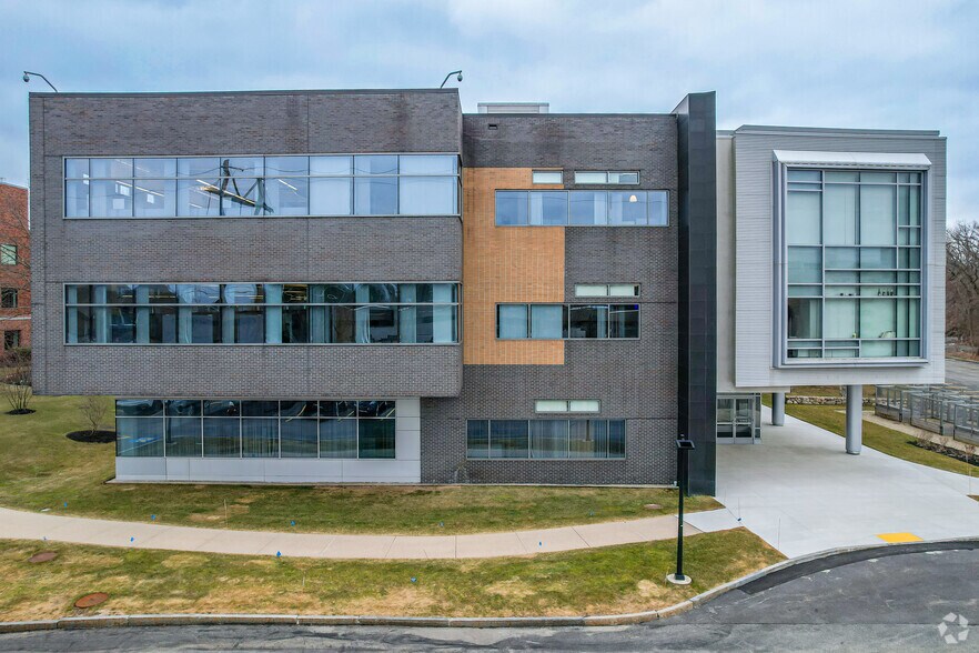 Primary Photo Of 610 Lincoln St, Waltham Office For Lease