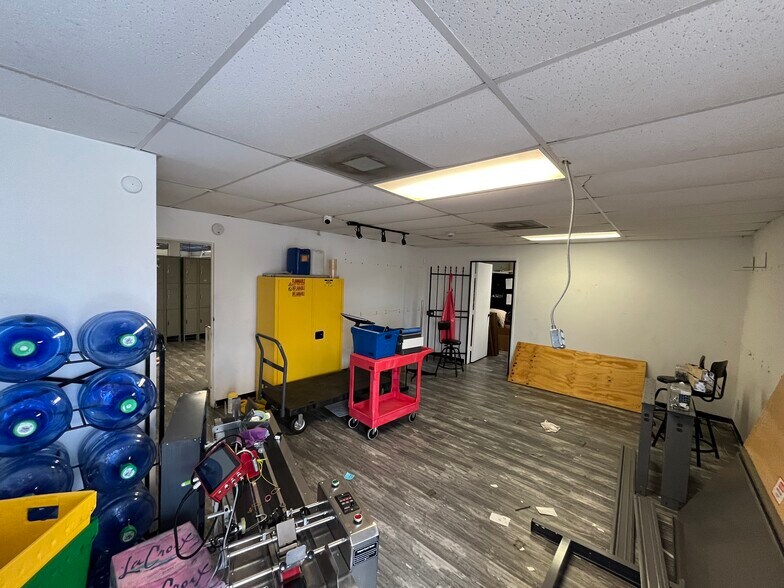 More Photos Of 9901-9927 Harwin Dr, Houston Warehouse For Lease