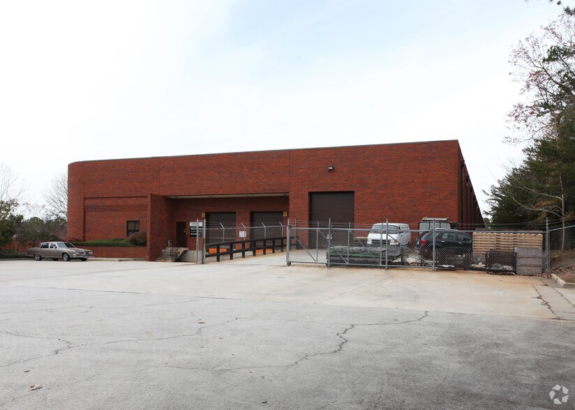 More Photos Of 2175 W Park Ct, Stone Mountain Warehouse For Lease