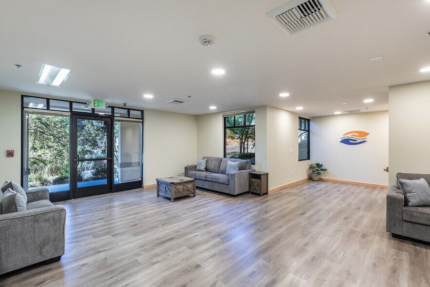 More Photos Of 690 De Long Ave, Novato Office For Sale