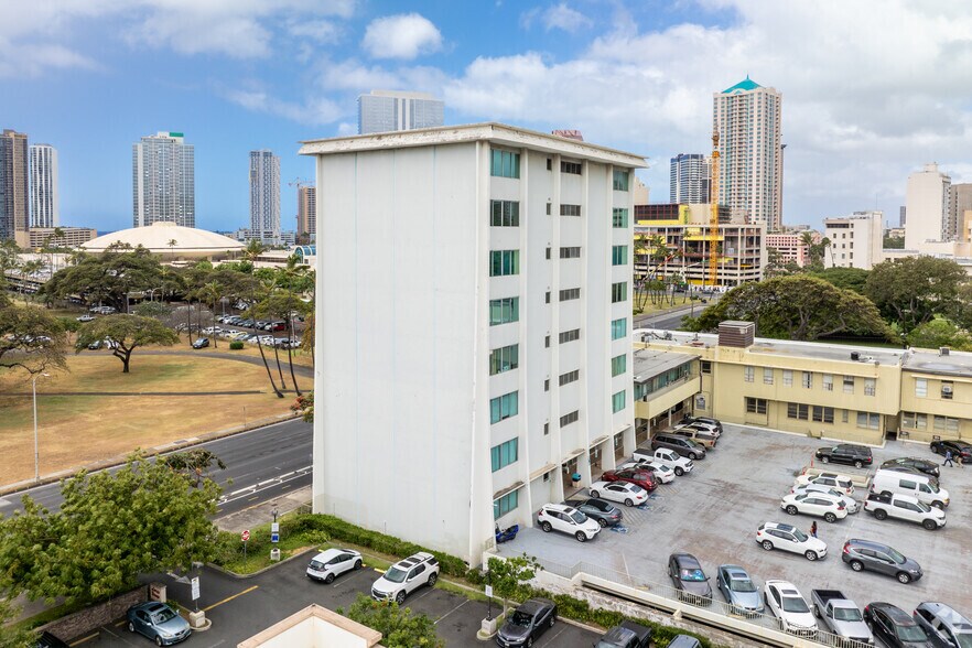 More Photos Of 1010 S King St, Honolulu Medical For Lease