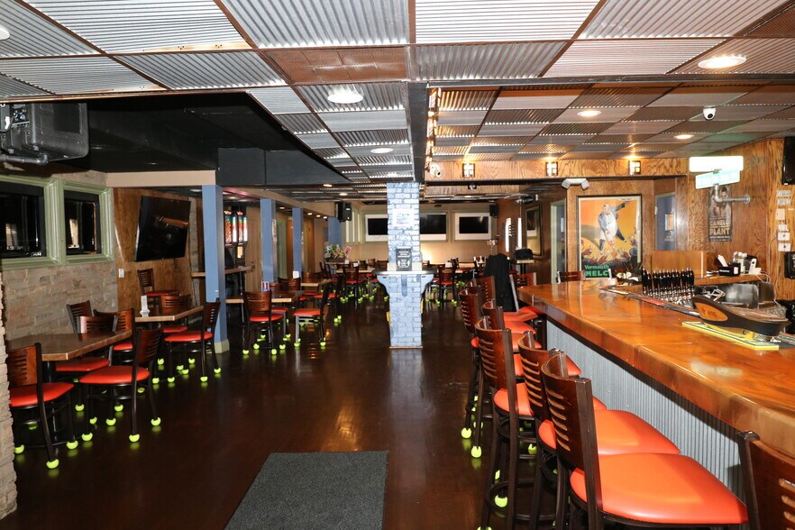 More Photos Of 1730 Goodman St, Rochester Bar For Sale