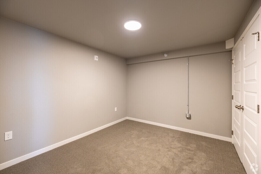 More Photos Of 1525 W Havens Ave, Mitchell Apartments For Lease