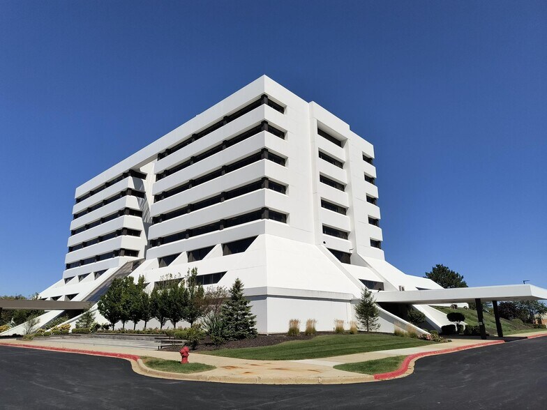 More Photos Of 8585 Broadway, Merrillville Office For Lease