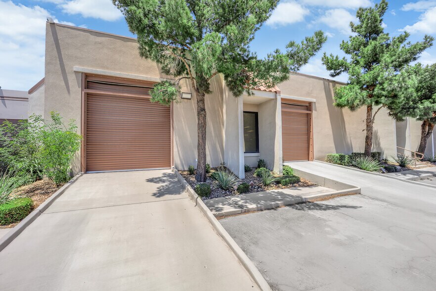 More Photos Of 3101 E Craig Rd, North Las Vegas Distribution For Lease