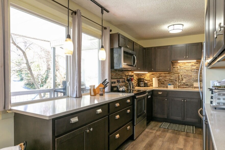 More Photos Of 7 N Delano Rd, Asheville Apartments For Sale