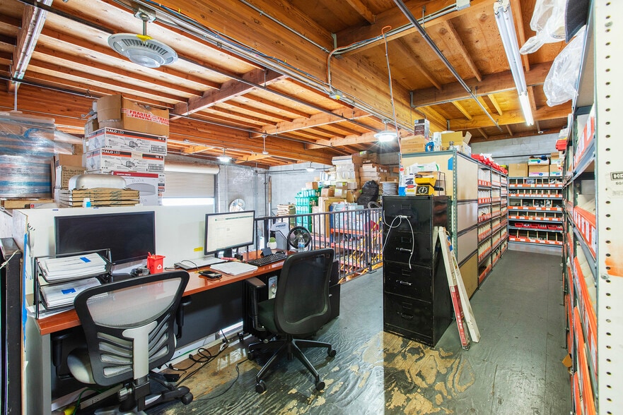 More Photos Of 479 10th St, San Francisco Service For Sale