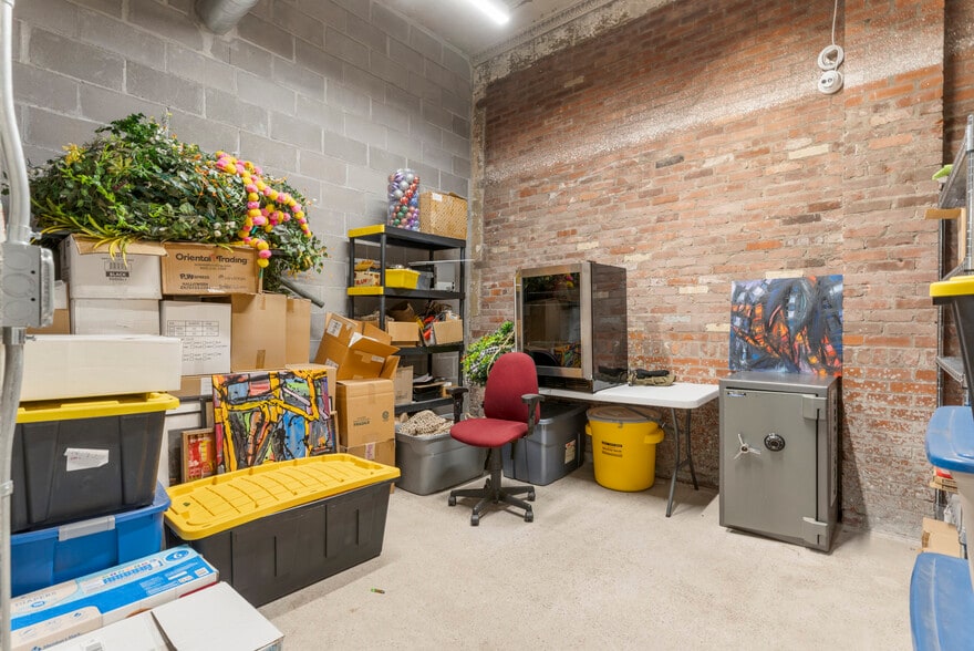 More Photos Of 621 S Kenosha Ave, Tulsa Auto Repair For Sale