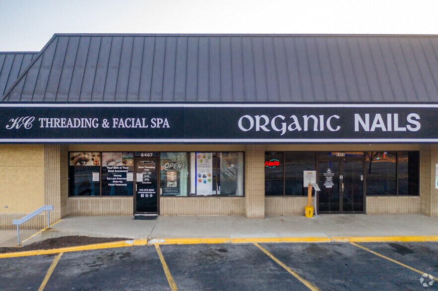 More Photos Of 6415-6471 Quivira Rd, Shawnee General Retail For Lease