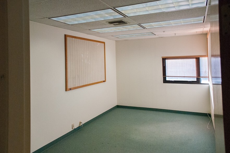 More Photos Of 11901-12201 Industry Way, Anchorage Unknown For Lease