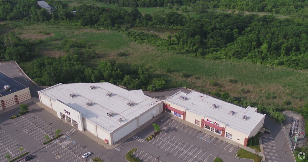 More Photos Of 201 Highland Ave, Seekonk Unknown For Lease