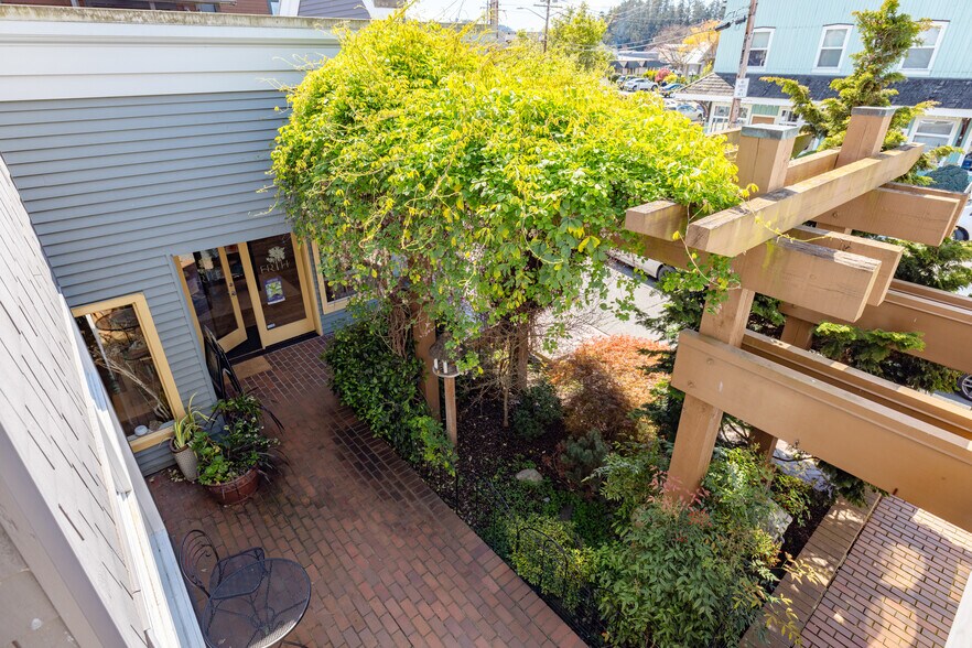 More Photos Of 101-107 S 1st St, La Conner Storefront For Sale