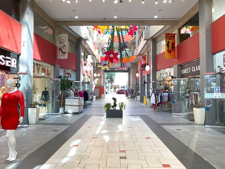 More Photos Of 800 E 12th St, Los Angeles Office For Sale