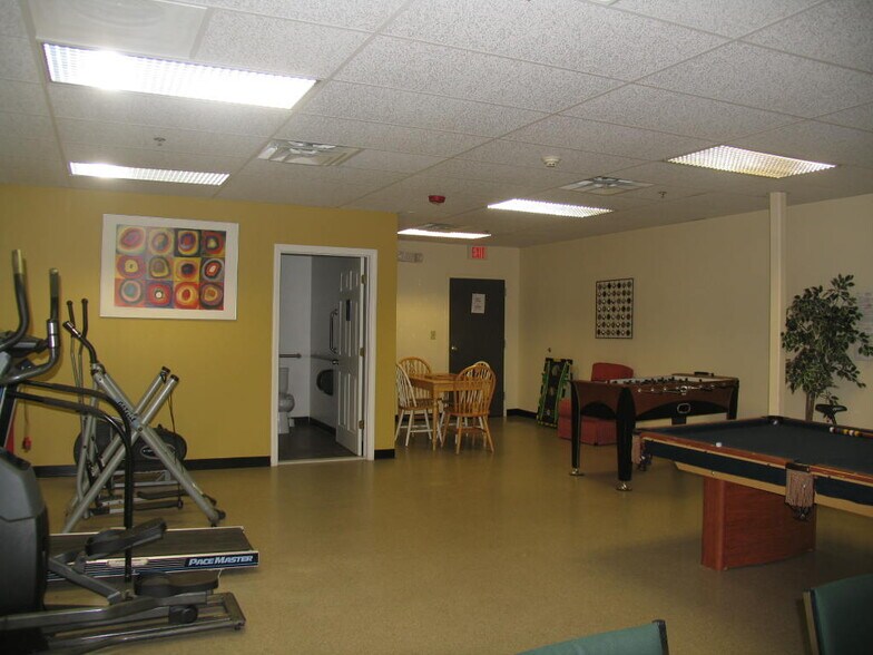 More Photos Of 845 N Main St, Providence Medical For Sale