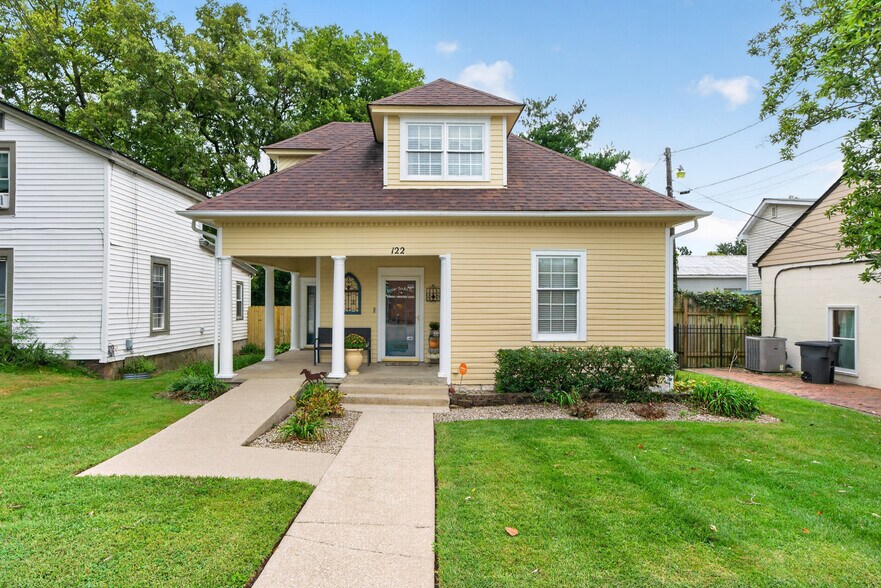 Primary Photo Of 122 N Locust St, Versailles Office For Sale