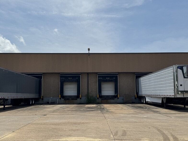More Photos Of 4365 Michael Avalon St, Jackson Distribution For Lease