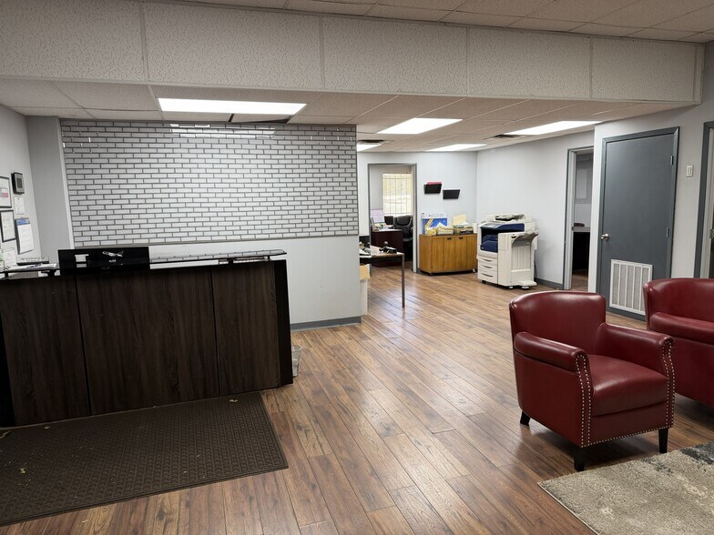 More Photos Of 3333 E Loop 820 S, Fort Worth Warehouse For Lease