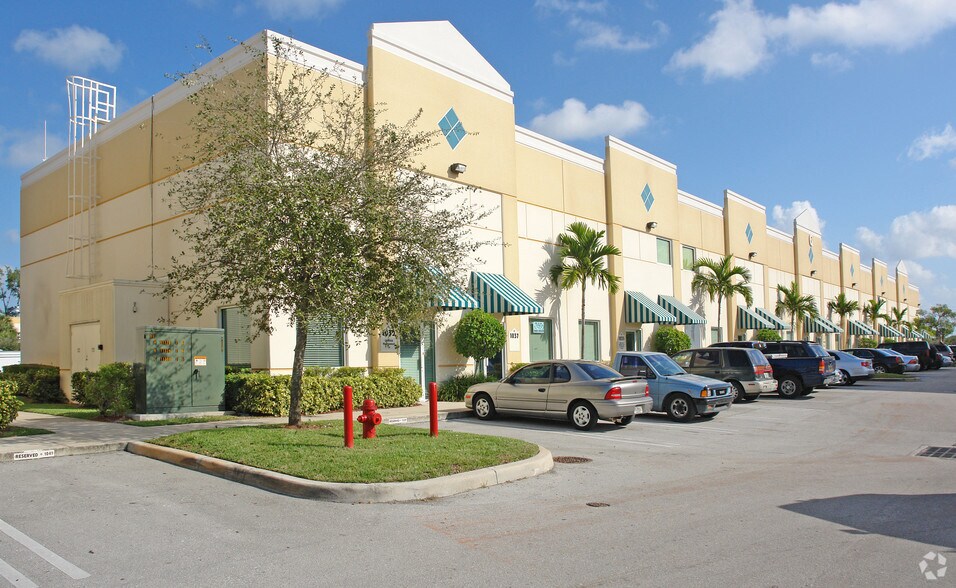 More Photos Of 1011-1039 NW 31st Ave, Pompano Beach Manufacturing For Lease