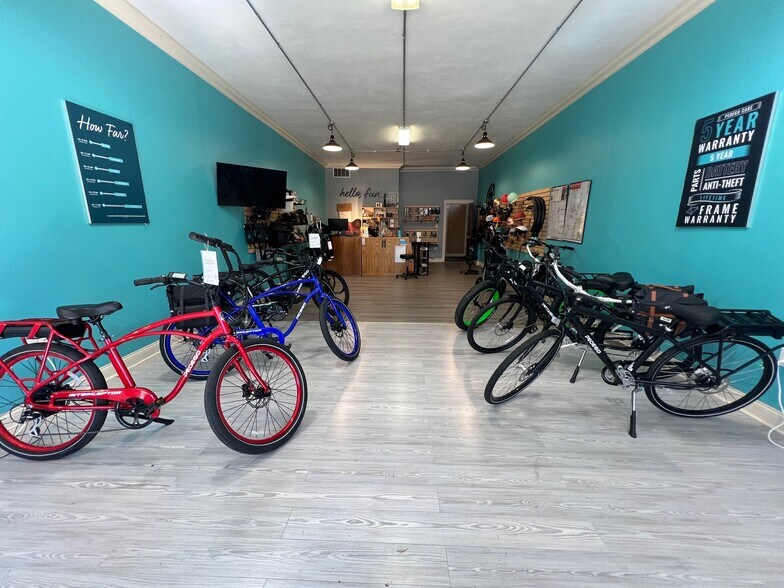More Photos Of 221-225 E Main St, Troy Freestanding For Lease