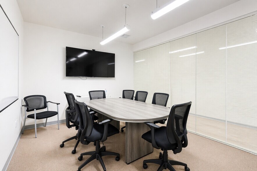 More Photos Of 10537 Santa Monica Blvd, Los Angeles Medical For Sale