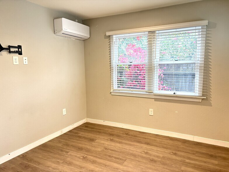 More Photos Of 183 N Waverly St, Orange Apartments For Sale