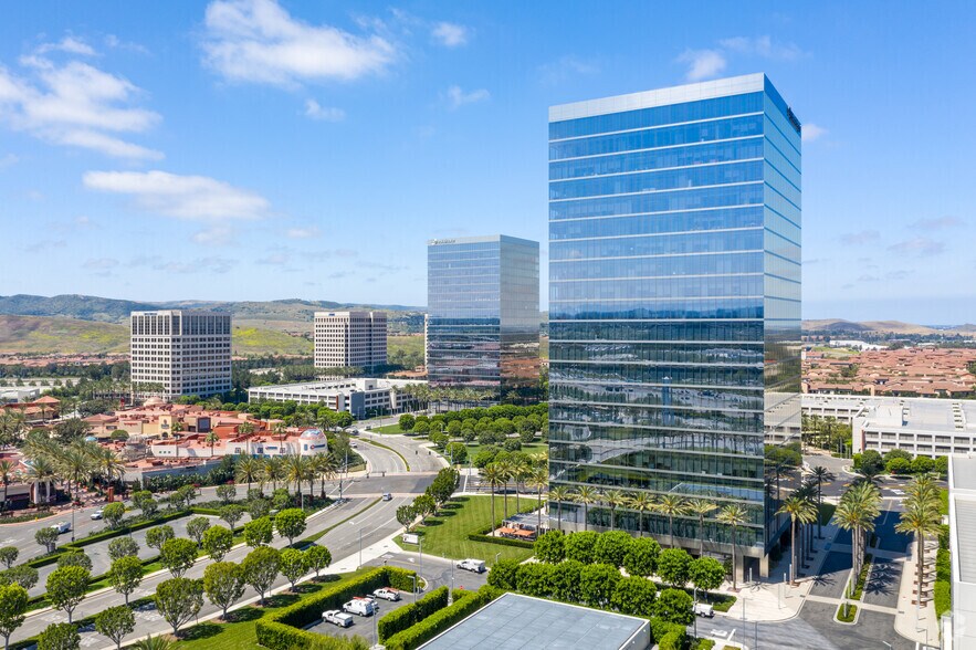 More Photos Of 400 Spectrum Center Dr, Irvine Office For Lease