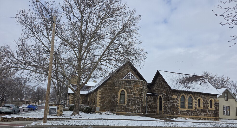 Primary Photo Of 103 W 4th St, Ellsworth Religious Facility For Sale