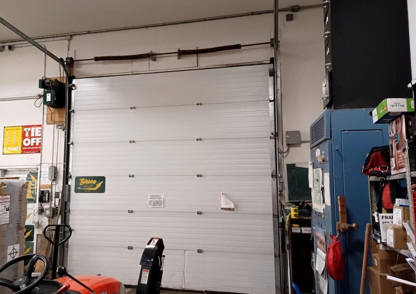 More Photos Of 1466 Lagan Way, Ottawa Light Distribution For Sale