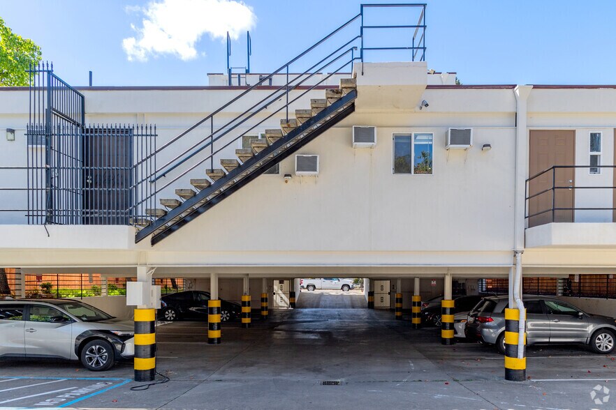 More Photos Of 556 N 1st St, San Jose Medical For Sale